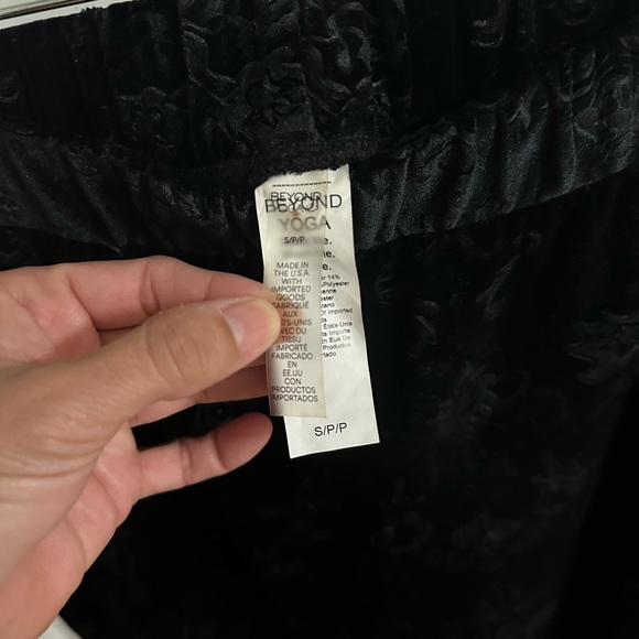 Beyond Yoga Black and Gray Wide Leg Pants - Picture 9 of 11